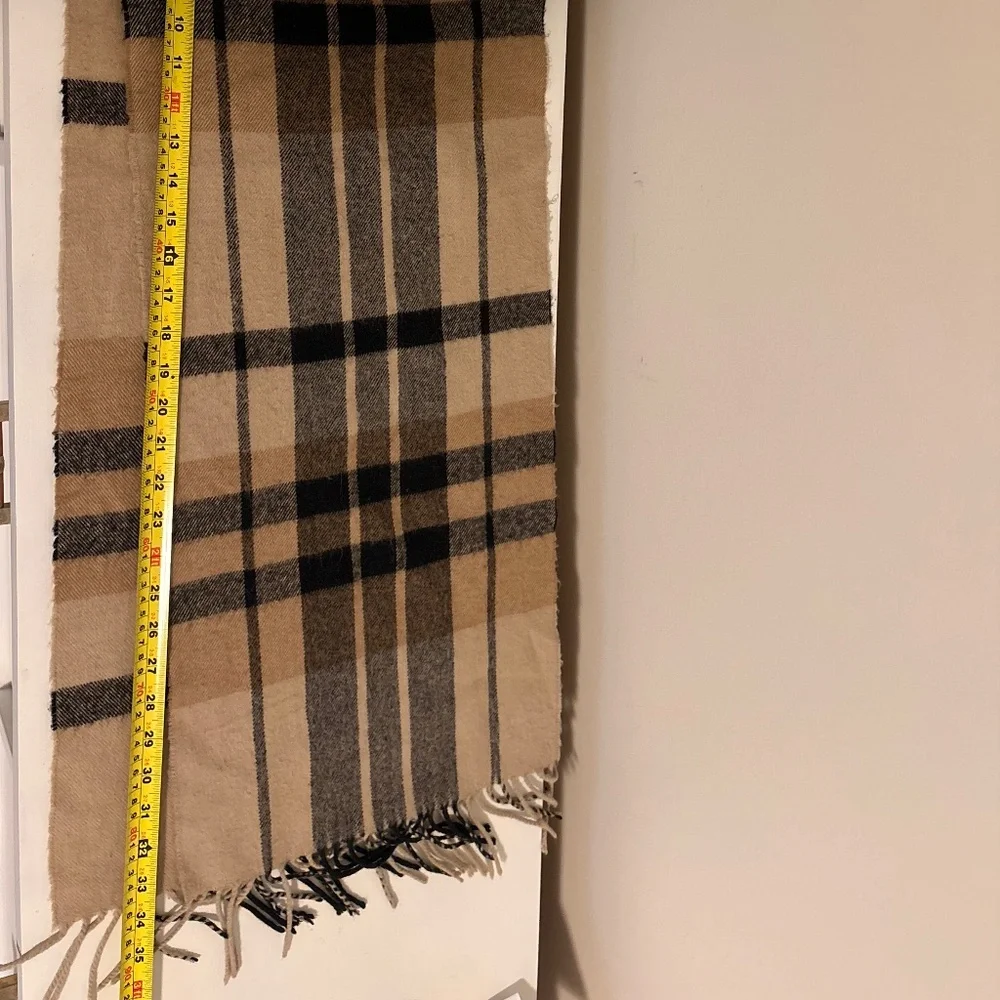 Plaid scarf 100% cashmere Made in Scotland EUC - Picture 3 of 5